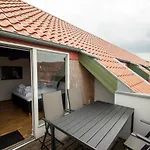 شقة Stylish Two Floor Deluxe - 2 Bedroom