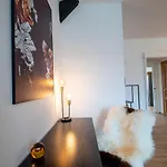 Stylish Two Floor Deluxe - 2 Bedroom شقة *