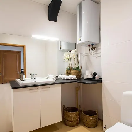 Apartment Stylish Two Floor Deluxe - 2 Bedroom *
