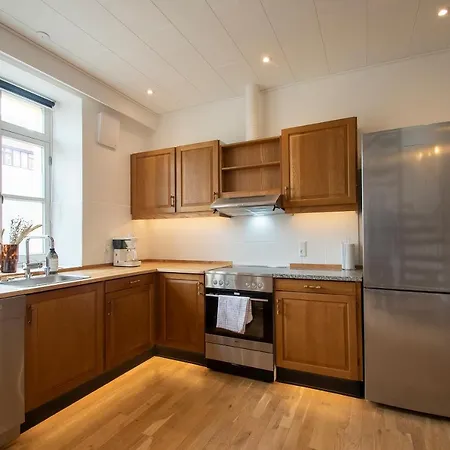 Stylish Two Floor Deluxe - 2 Bedroom *